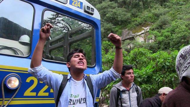Machu Picchu: bloquean tren porque no les vendieron boletos - 4