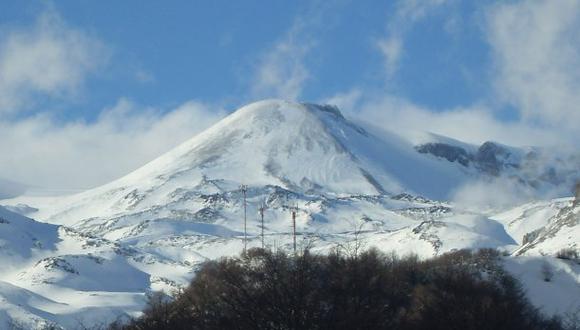 Los nevados de Chillán, un complejo que posee 17 cráteres, registró su última actividad en 2016 y su mayor erupción ocurrió en 1973. (Foto: Wikimedia Commons / Uso libre)