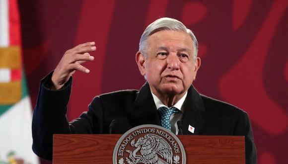 El presidente de México, Andrés Manuel López Obrador, habla durante una rueda de prensa en el Palacio Nacional. (EFE/ Sáshenka Gutiérrez).