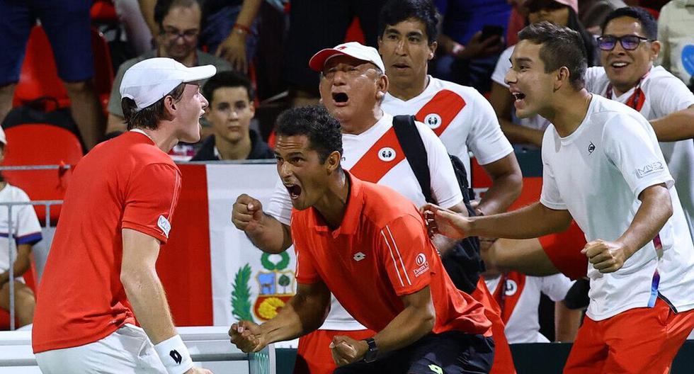 Buse eufórico celebra con Varillas y Bueno. El equipo peruano más unido que nunca. (Foto: Copa Davis)