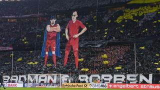 Hinchada del Bayern se burla del Dortmund con "Badman y Robben"