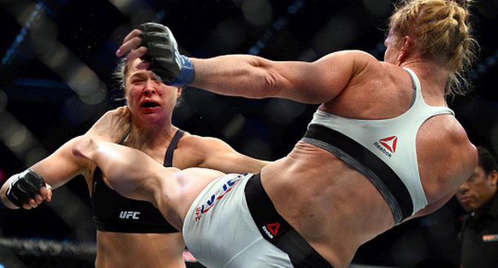 Momento exacto del nocaut de Holly Holm a Ronda Rousey en UFC. (Foto: Getty Images)