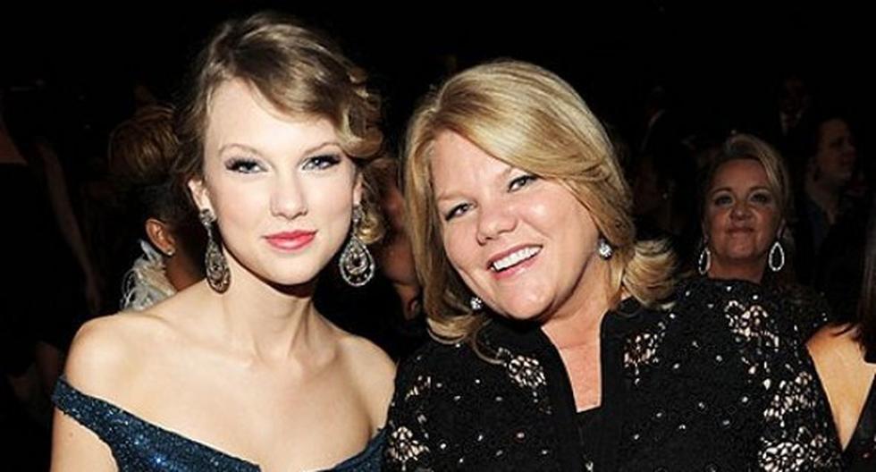 Taylor Swift y su madre Andrea Finlay. (Foto: Getty Images)
