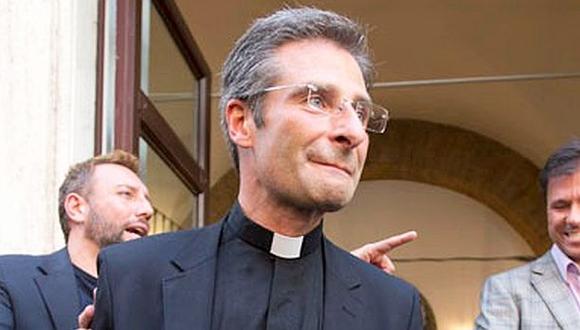 Cura que declaró homosexualidad niega lobby gay en el Vaticano