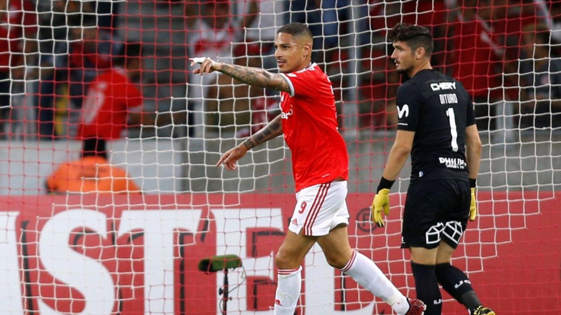 Paolo Guerrero participa en Copa Libertadores desde 2013 y desde aquel entonces no ha dejado de anotar en todos los certámenes que participó. Con 17 goles, el peruano busca superar al máximo goleador, Oswaldo Ramírez, que tiene 27.  (REUTERS)