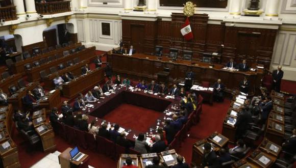 La disolución del Parlamento ha separado a la opinión pública en tres grupos. (Foto: Renzo Salazar/ GEC)
