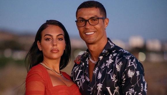 Georgina Rodríguez y Cristiano Ronaldo despertaron las alarmas de una presunta boda por la misma fotografía que ambos compartieron en sus redes sociales. (Instagram: @georginagio)