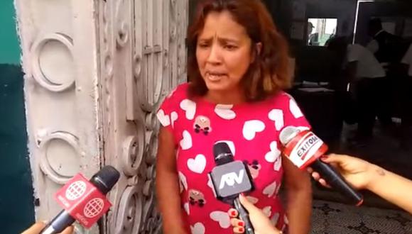 Madre de presunto delincuente acudió a la sede de la Depincri, en el Cercado de Lima, a donde fue trasladado el policía para rendir su manifestación. (Captura Exitosa)