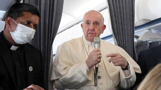 El Papa defiende al obispo de París que renunció por relación con una mujer y dice que no es “un pecado grave”