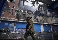 Cercado de Lima: bomberos siguen trabajando en la zona del incendio | VIDEO 