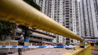 Evacuan a más de 100 personas de edificio de 35 pisos en Hong Kong por dos infectados por coronavirus | FOTOS Y VIDEOS