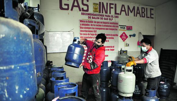 El organismo indicó que cocinar utilizando energía eléctrica sería más económico que hacerlo con GLP y se podría alcanzar un ahorro de hasta 50% teniendo en cuenta el costo del balón de gas. (Foto: El Comercio)