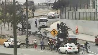 Cercado de Lima: taxis colectivos invaden puente Huánuco en Vía de Evitamiento | VIDEO