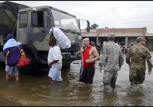 El gran éxodo provocado por las inundaciones en Louisiana  - 4