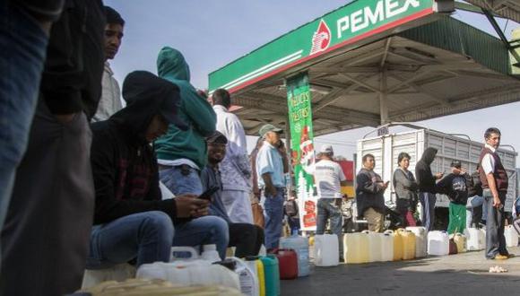 López Obrador pide no entrar en “pánico” ante escasez de combustible en México. (Foto: AFP)