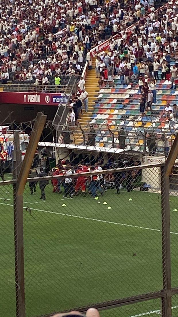 Un hincha se descompuso en el partido entre Universitario vs. Melgar.