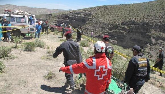 Huancavelica: camioneta cae a abismo y tres pasajeros fallecen