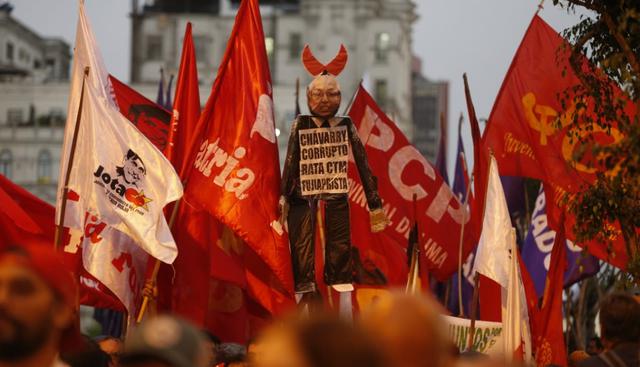Manifestantes marchan por las calles de Lima contra gestión de Pedro Chávarry. (Foto: Mario Zapata / El Comercio)