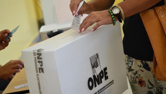 En las regiones donde ningún partido superó el 30% de votos válidos, los electores volverán a las urnas para una segunda vuelta electoral. (Foto: ONPE)