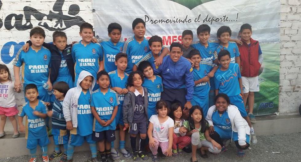 Paolo de la Haza inauguró la temporada de verano de su escuela de fútbol. (Foto: Paolo de la Haza)