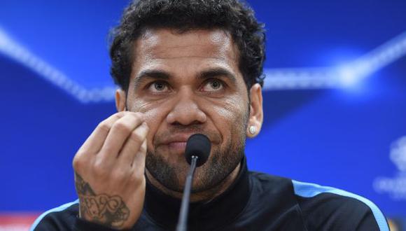 Alves insulta a la prensa y Barcelona "no admite" sus palabras