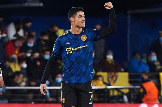 Cristiano Ronaldo led the way to Manchester United's 2-0 win over Villarreal in the Champions League.  Photo: EFE