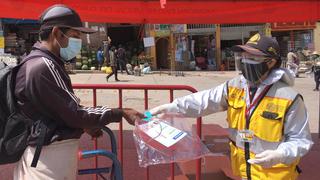 Entregan 3.000 protectores faciales a usuarios del transporte urbano en Cusco y Huaraz