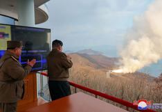 Kim Jong-un supervisa el test de un motor para un misil hipersónico de rango intermedio