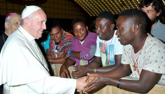 El papa Francisco pidió acoger a refugiados "tal como vienen"