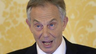 "Tony Blair es un terrorista", dice familiar de caído en Iraq
