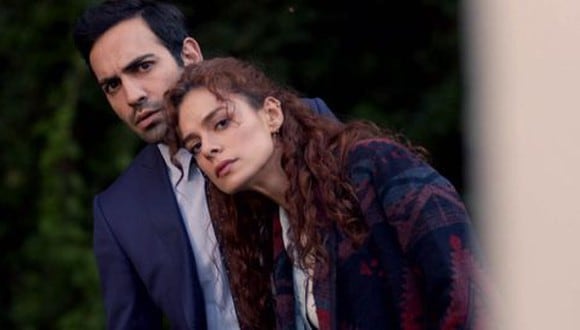 “Amor a segunda vista” está protagonizada por Özge Özpirinçci y Buğra Gülsoy (Foto: Süreç Film)