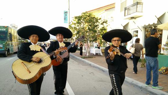 Los mariachis son los encargados de cantarle a mamá. (Foto: Pinterest Aaron Wormus)
