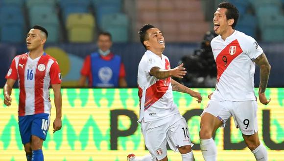Perú necesita un triunfo para al menos lograr el cupo al repechaje. (Foto: AFP)
