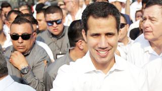 Juan Guaidó anula calificación de traidores a militares que crucen la frontera