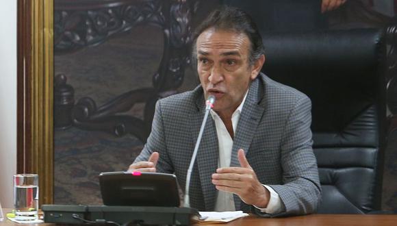 El congresista Héctor Becerril confirmó que la bancada de Fuerza Popular votará a favor de que Fiscalización investigue el caso Chinchero. (Archivo El Comercio)