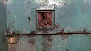 Venezuela: un día en el infierno de las cárceles donde los presos se matan