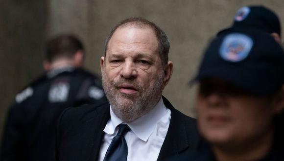 En esta foto de archivo tomada el 26 de abril de 2019, el magnate de Hollywood deshonrado Harvey Weinstein abandona la Corte Suprema del Estado en Nueva York. (AFP / Don Emmert).