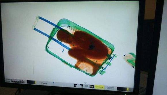 El "niño de la maleta" se reunirá con su mamá en España