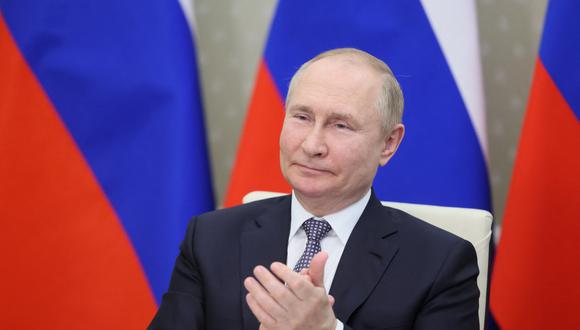 El presidente ruso, Vladimir Putin, asiste a una reunión de BRICS+ durante la cumbre de BRICS a través de un enlace de video en la región de Moscú, Rusia.