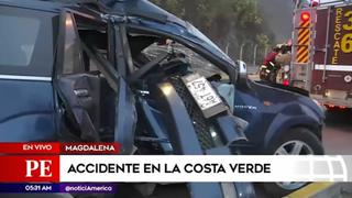 Magdalena: automóvil chocó y derribó poste de luz en la bajada Sucre | VIDEO