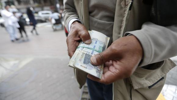 Precio del dólar hoy en Perú: conoce cuánto está el tipo de cambio en compra y venta este viernes 21 de abril de 2023 | Foto: Archivo El Comercio / Referencial