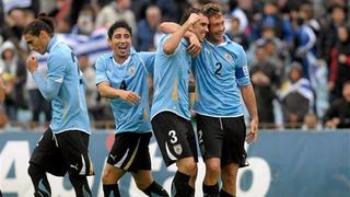 Luis Suárez, Cavani y Forlán encabezan lista de 25 de Uruguay