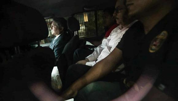 El ex ministro Enrique Cornejo se entregó a la Policía cumpliendo con el pedido de detención preliminar&nbsp; en su contra. (Foto: Hugo Pérez / GEC)
