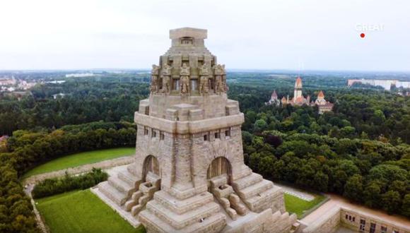 El monumento fue terminado en 1913, un siglo después de cuando las Fuerzas Armadas de los Estados de Rusia, Prusia, Austria y Suecia derrotaron a Napoleón. (Foto: YouTube)