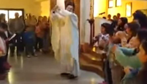 YouTube: Padre baila versión cristiana de 'Despacito' en plena misa[VIDEO]  | MUNDO | EL COMERCIO PERÚ