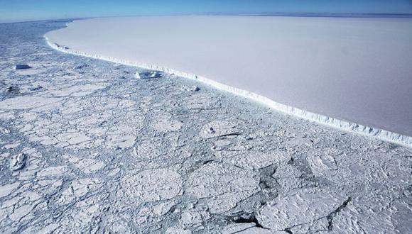 El iceberg A68 equivale a cuatro veces el tamaño de Londres. El bloque tiene 160 km de longitud y un grosor de 200 metros. (Foto: MARIO TAMA/GETTY IMAGES)