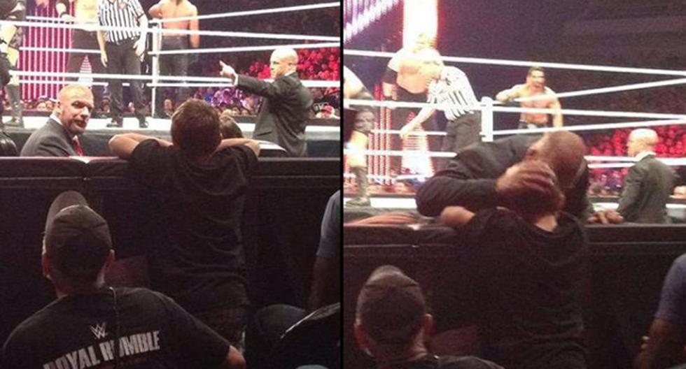 Triple H sale del personaje y consuela a un niño en Raw. (Foto: Internet)