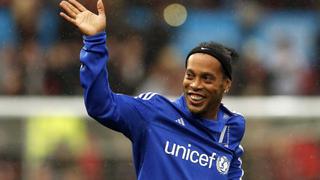 Ronaldinho: ¿Cuánto dinero puede ganar un club con este crack?
