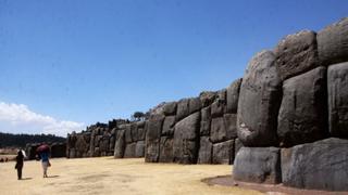 Cusco: dos turistas fueron evacuados tras ser impactados por un rayo en Sacsayhuamán