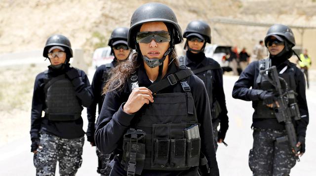 Las mujeres que combaten en guerras alrededor del mundo - 8